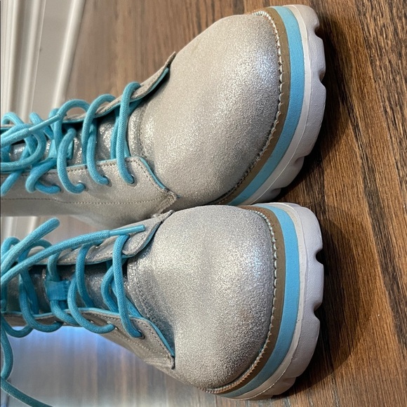 Skechers Silver Lace-Up Boots with Blue Highlights 9.5 Women’s - Picture 11 of 14